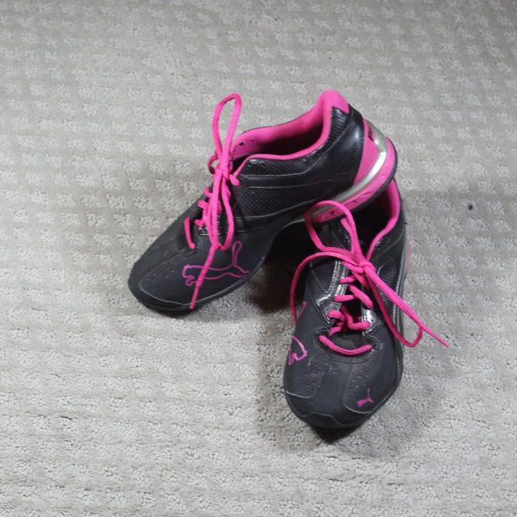Puma Size 7 Black and Pink Running Shoes - NWOT - Picture 1 of 6